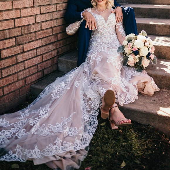 Sottero and Midgley Wedding Gown Size 8 in Ivory Over Nude - Picture 12 of 12